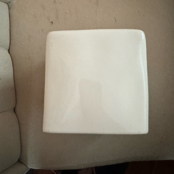 Rae Dunn Artisan Collection Tissue Box - Picture 3 of 5